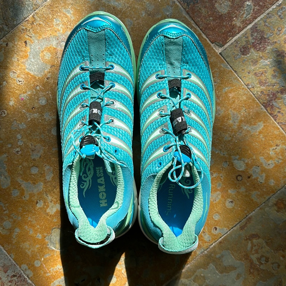 Hoka Kailua Tarmac Running Shoes like new!